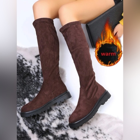 Minimalist Slip On Plush Inside Boots Size 6 - Picture 4 of 5